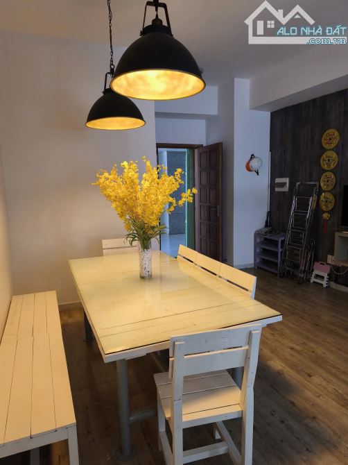 Bán căn hộ 2Pn Chung cư 242 NHC - View Đông Nam thoáng mát