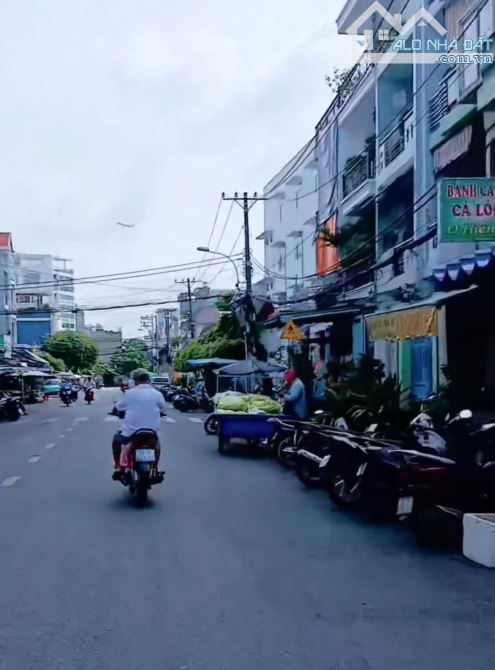 NHÀ MẶT TIỀN TÂY SƠN NGAY CHỢ TÂN HƯƠNG Q.TÂN PHÚ - LÔ GÓC DT: 4M * 18M + 5 TẦNG