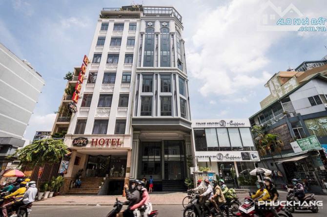 Bán khách sạn hầm - 10 tầng, HĐT 240 triệu/tháng. Vị trí MT Đề Thám giao Bùi Viện 65 tỷ