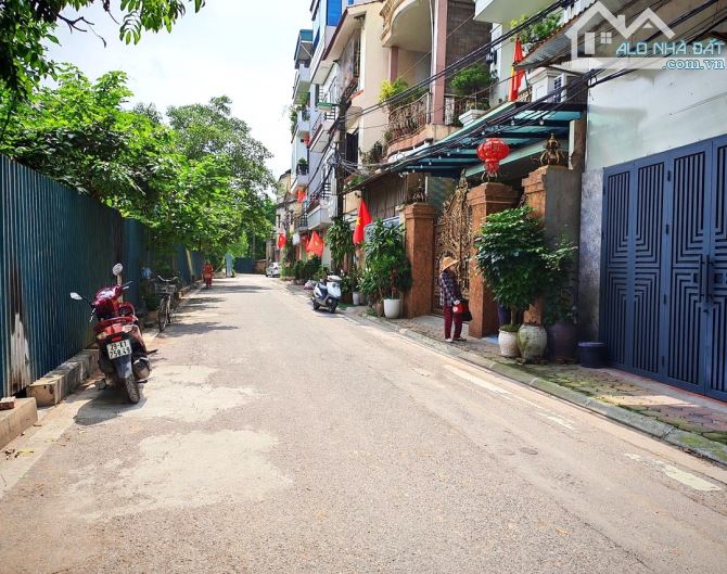CCMN Dòng Tiền, Gần Aeon Long Biên - Nhỉnh 16Tỷ, Ôtô Đỗ Cửa, 65m2, Ful Nội Thất Các Phòng.