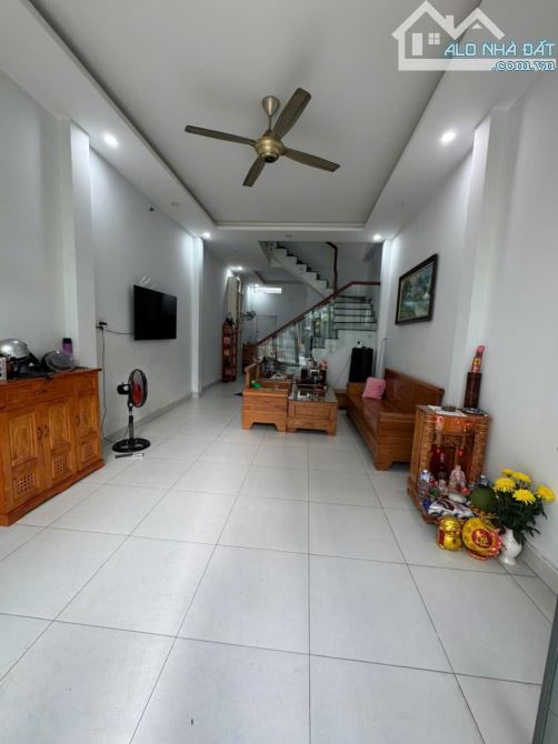 MẶT TIỀN LÝ CHIÊU HOÀNG, 4 X 15M, 2 TẦNG 3 PHÒNG NGỦ, DÒNG TIỀN 15TR/TH,GIÁ 7.7 TỶ.