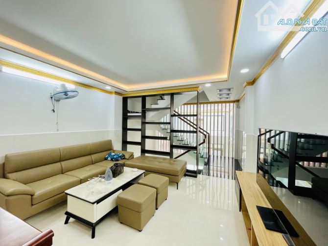 Nhà Lê Văn Quới, Hẻm Ô Tô 6m . Đậu đổ ngày đêm 58 m2 Chỉ 7,6 Tỷ