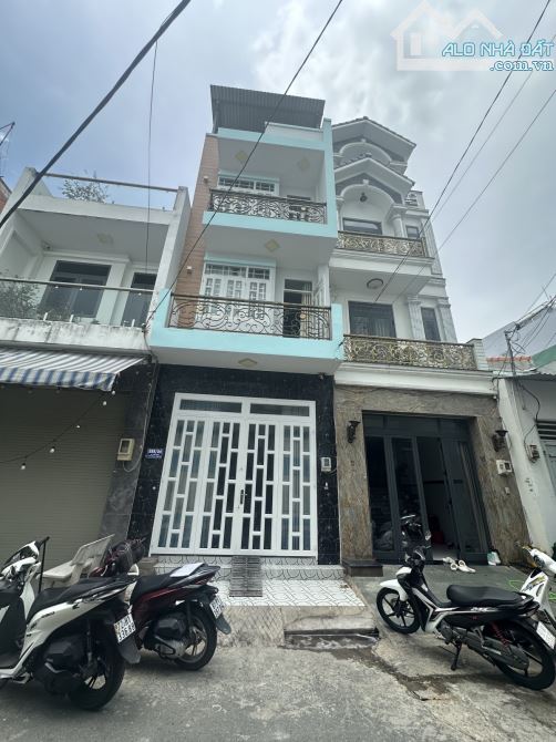 Nhà1/ Lê Văn Quới-Hẻm Ô tô 8m- DT:79m2 Chỉ 7,5 Tỷ