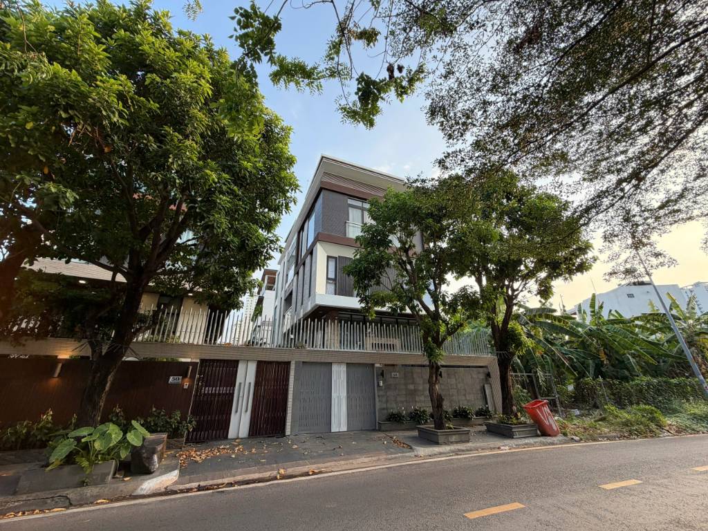 BÁN BIỆT THỰ ĐƯỜNG THÂN VĂN NHIẾP, QUẬN 2, DT 188,8M2, HẦM 3 TẦNG VIEW SÔNG