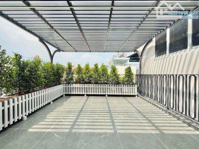 Nhỉnh 4 Đồng 680 sở hữu ngay nhà Mặt tiền Kinh doanh Nguyễn Khoái, Quận 4 (DT hơn 60m2)