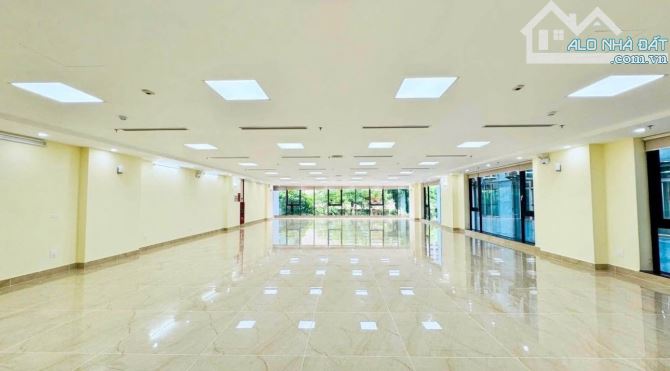 BÁN TÒA VĂN PHÒNG HIẾM- THÁI THỊNH- Ô TÔ TRÁNH- VỈA HÈ- GẦN MẶT PHỐ- 135M 9T- MT 7m- 96 TỶ