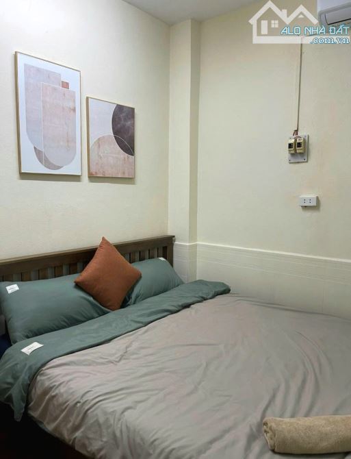 Bán nhanh căn hộ 80m x 3 ngủ mặt phố Tông Đản, Hoàn Kiếm gần Nhà Hát Lớn