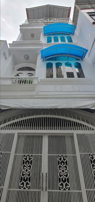 Hiếm Q.3, Nhà 4T, ngang 4.8 m, 5 PN, nở hậu tài lộc, giá cực tốt.