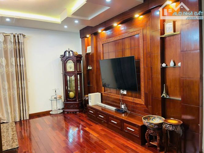 Bán gấp biệt thự 5 tầng thang máy cao cấp Lê Hồng Phong chỉ 14 tỷ