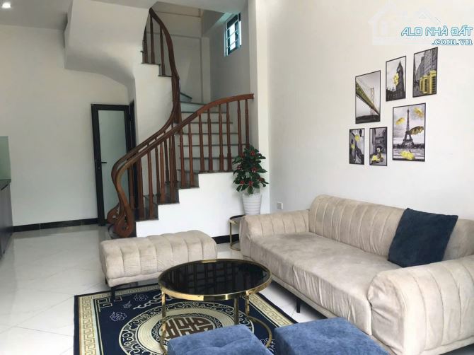 CẦN BÁN NHÀ SỔ ĐỎ Ở SIÊU QUẦN, TẢ THANH OAI - 5 TẤNG GIÁ CHỈ 4,07TỶ
