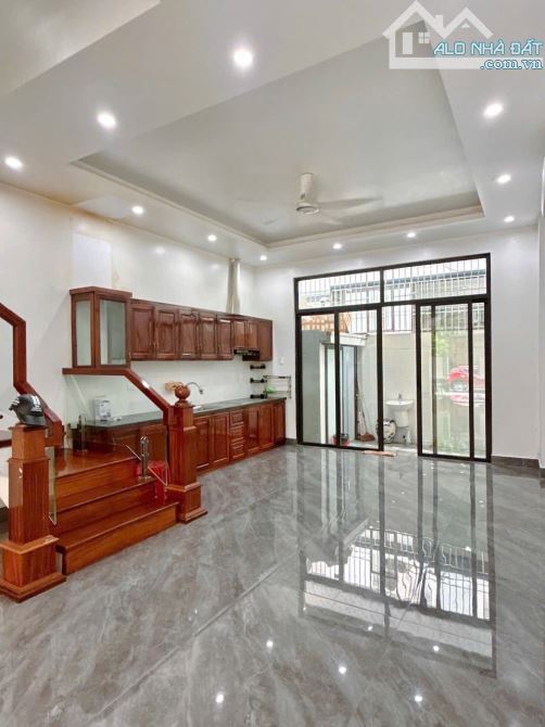 Bán căn hoàn thiện Hoàng Huy Mall - DT 78,5m - Mt 5m hướng Tây Bắc giá 13,5 tỷ