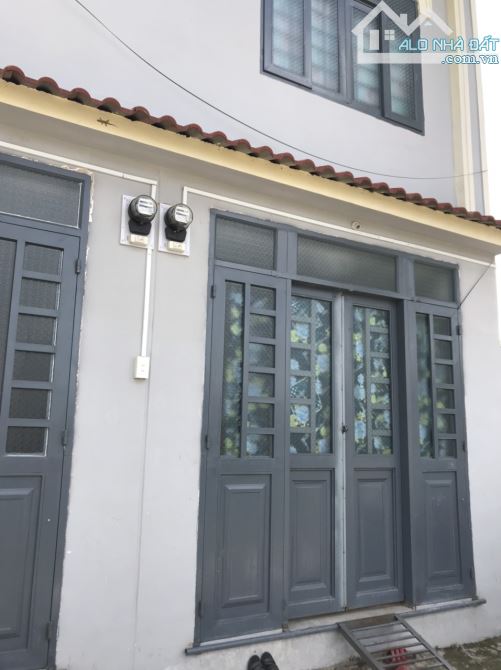 Bán dãy nhà trọ huyên Đức Hòa, 5x20 (100m2), thổ cư, shr, 1 sẹc Tỉnh Lộ 825, Thị Trấn Đức