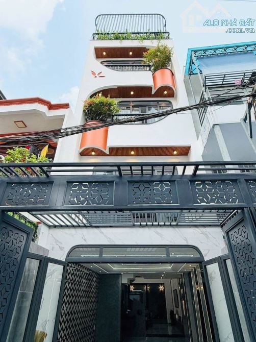 Bán Gấp Nhà Hẻm 6m Sư Van Hạnh, P12, Quận 10, DT: 4,5x16m, 4 Lầu mới chỉ 18,5 Tỷ TL