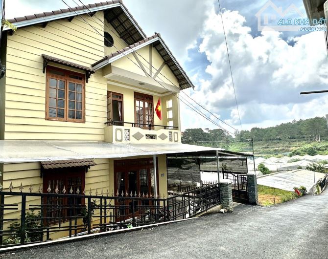 NHÀ ĐÀ LẠT SÂN ĐẬU 2 CHIẾC Ô TÔ ĐƯỜNG LỮ GIA 👉 SỔ RIÊNG 214m2 thực tế 228m GIÁ 10,5 TỶ