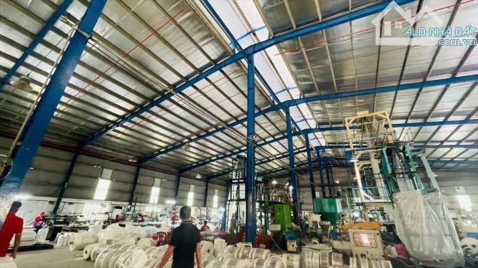 Bán nhà xưởng trong KCN Hố Nai, Trảng Bom, 11000m2, giá 80 tỷ.