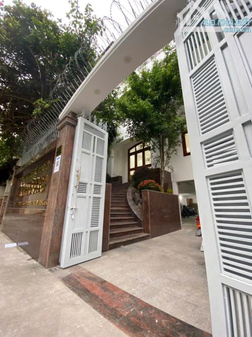 Cho thuê Villa nội bộ đẹp khu 38 Nguyễn Văn Trỗi, Phú Nhuận, 8x21m, 5 tầng gồm 9PN
