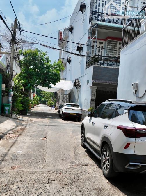 BÁN NHÀ 2 TẦNG ĐÚC HẺM XE HƠI TRẦN THỊ NĂM Q12 GIÁ RẺ 7,7 TỶ DIỆN TÍCH 136M2 (5x27)