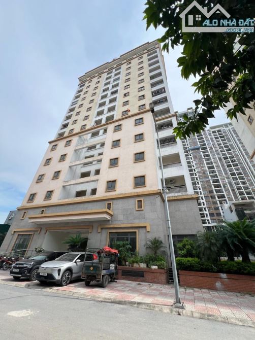 Bán căn hộ chung cư tầng 8, tòa A1, 80 Hoàng Đạo Thành, Kim Giang, 70 m2, 2 ngủ, có sổ đỏ.