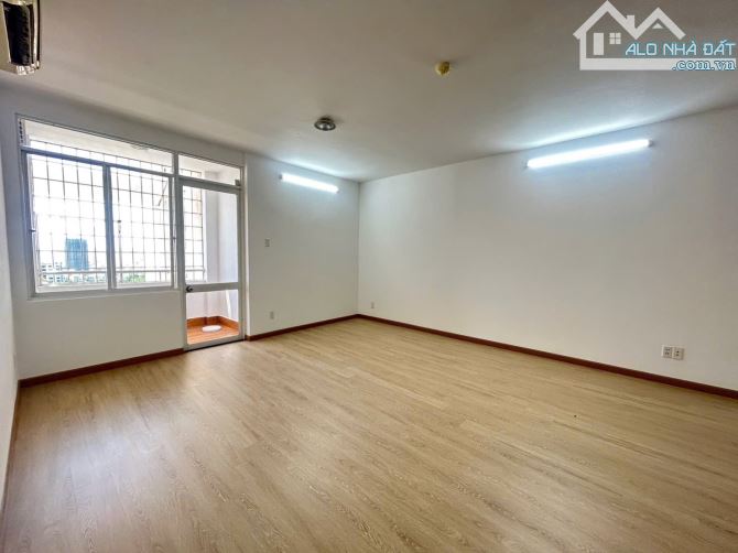 Cần bán căn hộ góc 2PN DT: 95M2 Seaview Vũng Tàu, sổ hồng, 2.95 tỷ