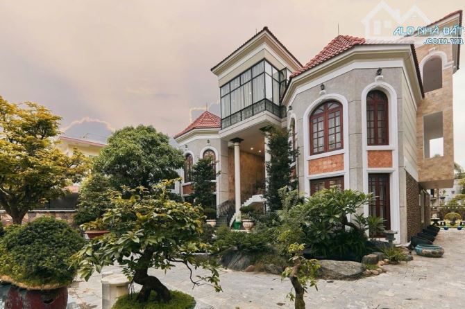 💥VILLA GIỮA PHỐ TÂY - KIẾN TRÚC CỔ ĐIỂN - LUNG LINH - NGUY NGA TRÁNG LỆ - GẦN BIỂN MỸ KHÊ