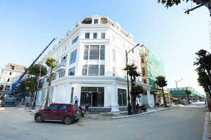 Bán biệt thự Văn Phú 220m2 4 tầng mặt tiền 12m hơn 35 tỷ ôt ô tránh vỉa hè kinh doanh LHCC