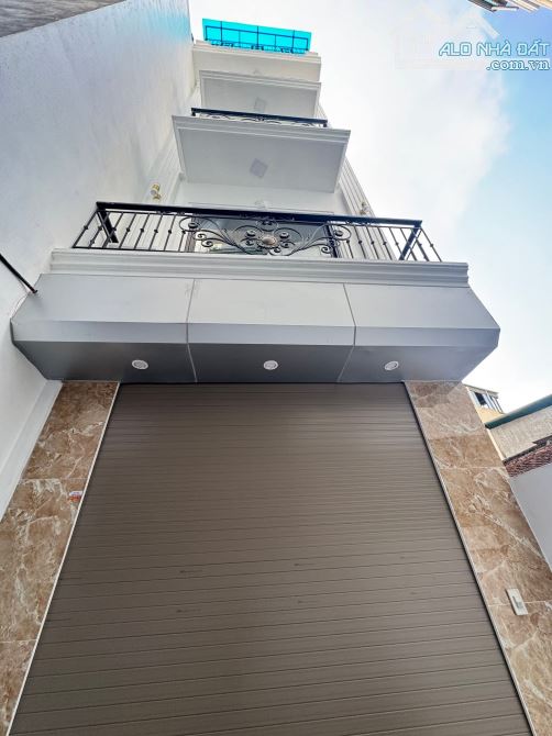 6 tầng thang máy xây mới tinh Giáp Nhị, 20m ra Phố, thông sàn 45m2. Full đồ. Giá 12.4 tỷ