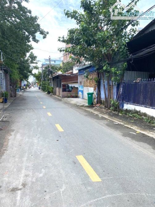 Bán dãy phòng trọ Mặt tiền Đường HIỆP THÀNH 06, Quận 12, DT 141m2, ngang 6m, sẵn dòng tiền