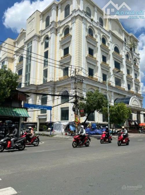 Toà Siêu Phẩm 2MT Lê Văn Quới. Bình Tân. 40x50m, 2.100m2 - 1 H, 8T. DTS: 10.725m2_ 195 tỷ