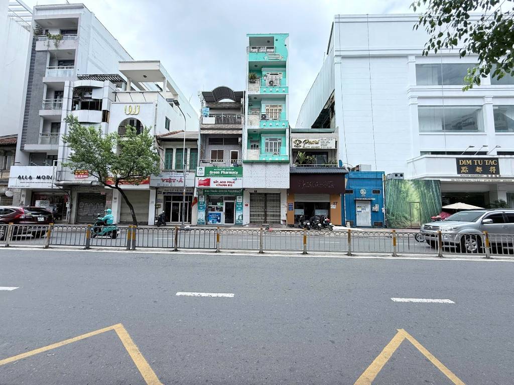 Cần bán nhà MT Trần Hưng Đạo Quận 5, DT 4x18.7m 5 tầng, giá bán 29 tỷ TL