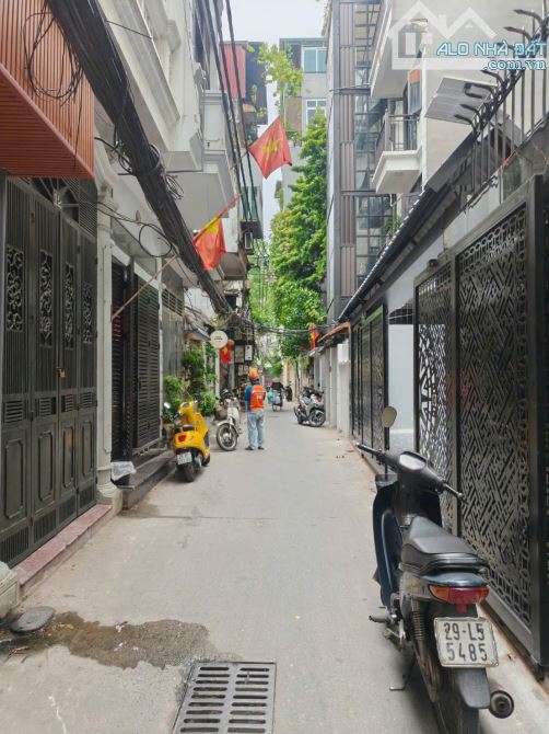 Hai mặt ngõ oto vào nhà Ngõ Quỳnh, nhà dân xây đẹp 50m2 kdoanh + CTY. Giá 13.5 tỷ