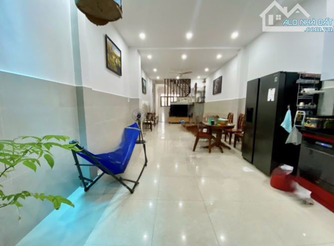 BÁN NHÀ HẺM XE TẢI TRUNG TÂM QUẬN 11 NGAY ĐẦM SEN KẾ MẶT TIỀN CHỈ 30M – 81M²