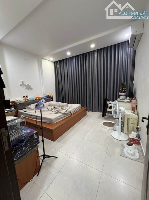 BÁN NHÀ HẺM 8M XE HƠI VÀO NHÀ – NGANG 4.5M – 4 TẦNG – KHU HIẾM NHÀ BÁN