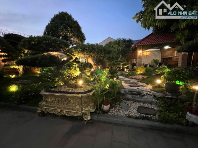 RẺ HƠN THỊ TRƯỜNG 40% - 69TR/1M2 BIỆT THỰ SÂN VƯỜN ĐẲNG CẤP, FULL NỘI THẤT, DT 652M²