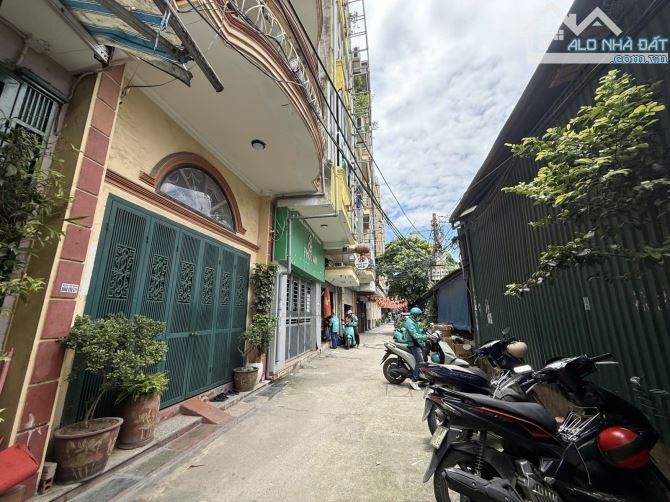 NHÀ MẶT PHỐ LÁNG -- VỊ TRÍ VÀNG -- TƯƠNG LAI RỰC RỠ SAU QUY HOẠCH -- KINH DOANH ĐỈNH