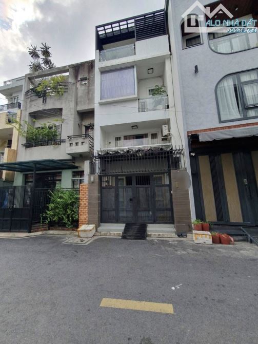 Chủ ngộp thở oxi Cần bán nhanh nhà Ngô Gia Tự, Q10. Giá 4 Tỷ 950/ 4,6x14,5m. Cho Thuê 33Tr