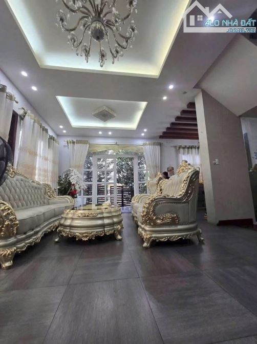 Biệt thự 122/25 Phổ Quang, P.9, Phú Nhuận - CN: 274m2