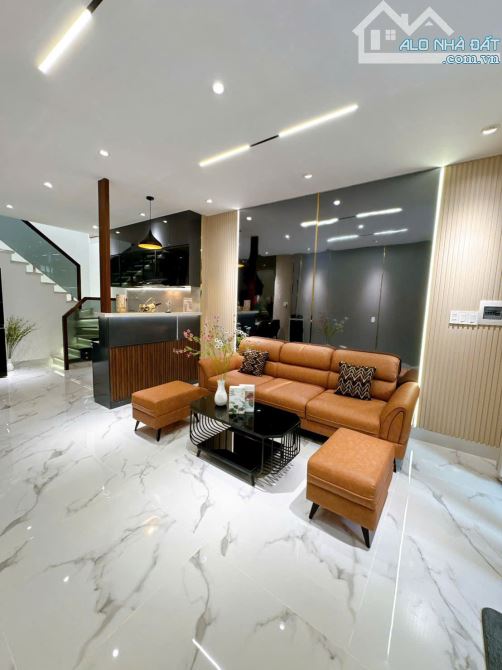 Biệt thự sân vườn kiến trúc Pháp Đ. Lê Đức Thọ P. An Hội Tây 10,5x28,5m giá 17,9 tỷ