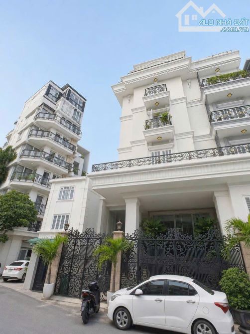 Quận 3 Lê Văn Sỹ CHDV Vip 18 phòng. Doanh thu 2 tỷ/ năm. 47 Tỷ.