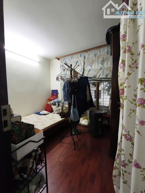 BÁN GẤP TẬP THỂ TẦNG 3 NHÀ A – NGÕ 45 CHÙA BỘC, ĐỐNG ĐA. 85M² – 2PN . 4,65 TỶ