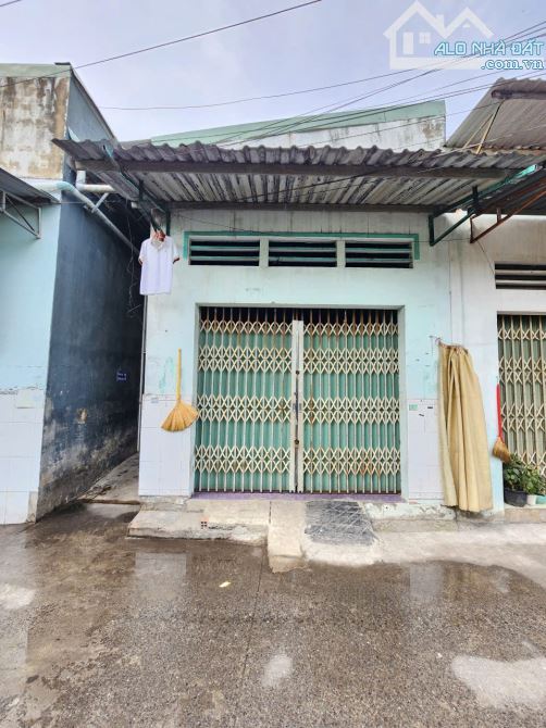 Bán dãy trọ 5x24.5m, hẻm Bình Chuẩn 17 gần chợ Bình Chuẩn, thu 8tr/th