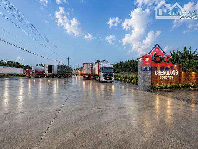 BÁN NHÀ XƯỞNG MẶT TIỀN QUỐC LỘ – LONG KHÁNH | QUỸ ĐẤT GẦN 14.000m² • Tổng diện tích đất:
