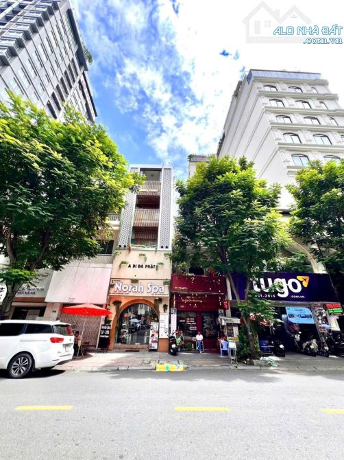 Mặt tiền 114-116 Lê Thị Hồng Gấm, P. Bến Thành, Quận 1 📍Gần ngay tòa tháp đôi One Central