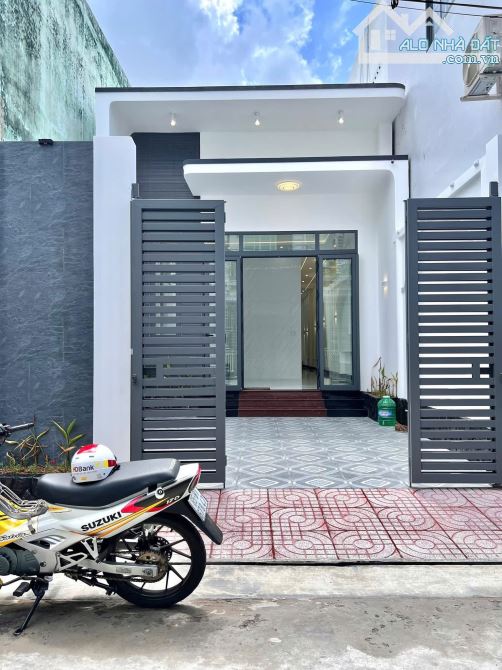 Nhà cấp 4, 3PN, SHR, 140m2, xã Tân Thông Hội, Giá 1 tỷ 150.