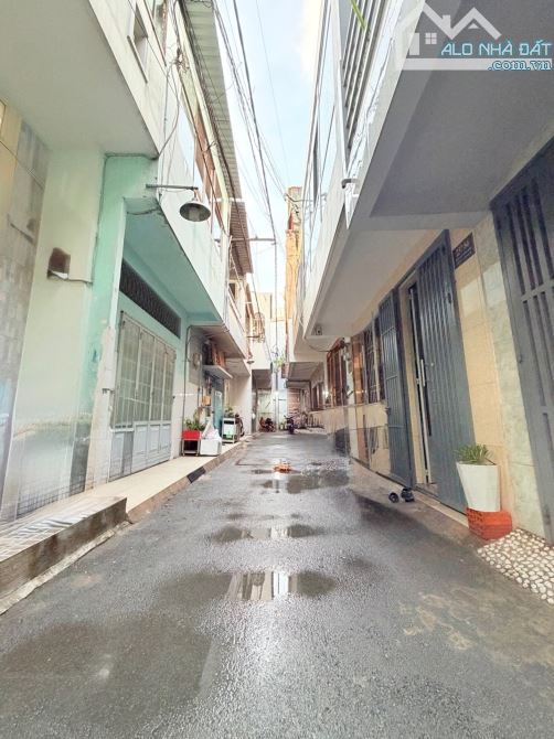 BÁN NHÀ TÂN PHÚ 2 TẦNG HẺM 6M RỘNG HOÀ BÌNH GẦN ĐẦM SEN 32M² NGANG 4M ĐẸP