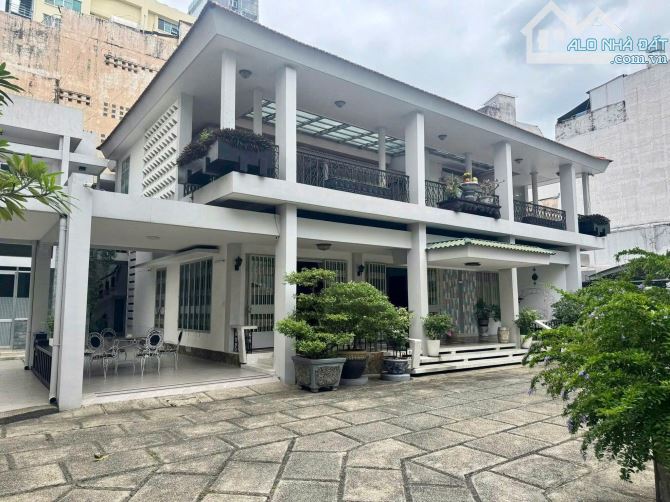 BÁN BIỆT THỰ 1000M2 MẶT TIỀN TRẦN HUY LIỆU 30X40 NGAY HUỲNH VĂN BÁNH GIÁ CHỈ 210 TỶ