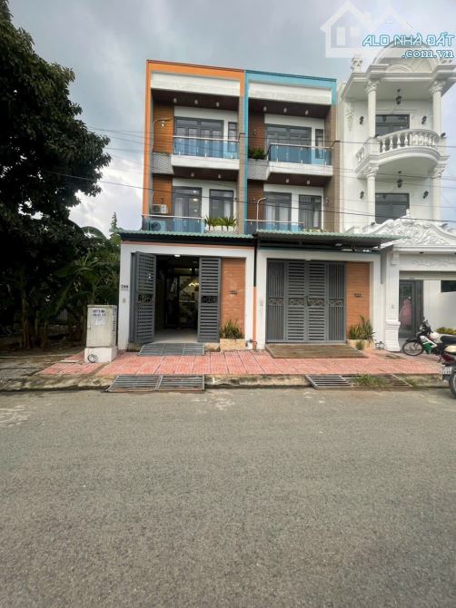 🏡NHÀ 2 Lầu Nở Hậu - Tặng Full Nội Thất Sát chợ Long Thượng Chỉ 3,2 Tỷ