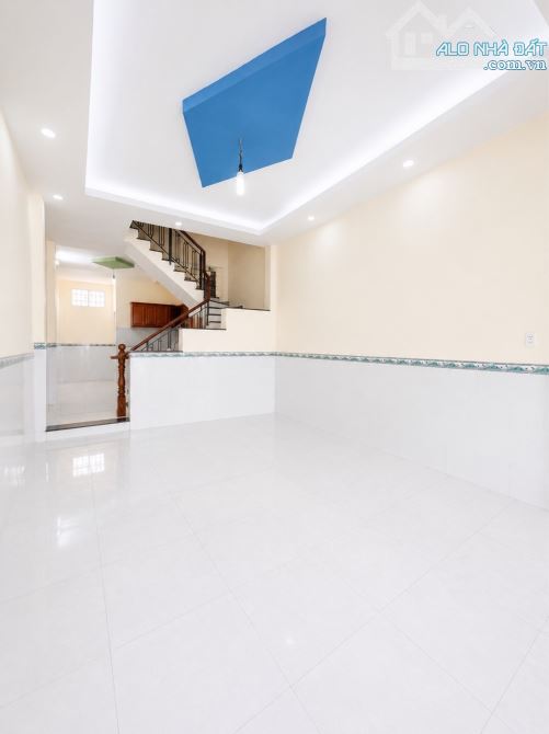 TÂN PHÚ XE HƠI NGỦ NHÀ 72M² 2 MẶT HẺM TRƯỚC SAU 4x18 NỞ HẬU CHỈ CẦN XEM LÀ CH