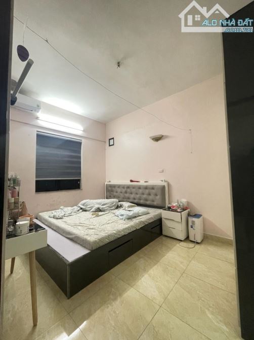 Chung cư CT9 ĐỊNH CÔNG HOÀNG MAI 70m 2 NGỦ GIÁ 5 TỶ