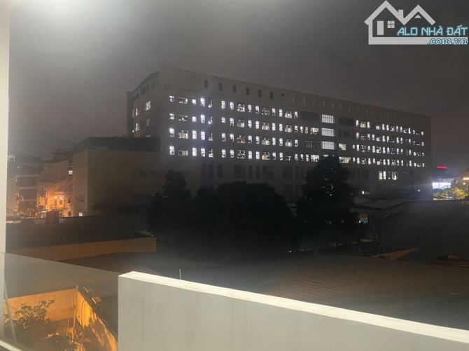 Trung tâm Quận Tân Bình -Lý thường Kiệt, Hẻm Xe tải 4 tầng 42M2 N5m D8,2m mới keng 7,9 Tỷ