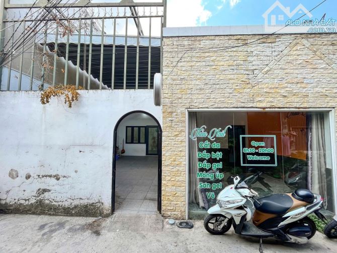 Bán gấp căn nhà cấp 4, kèm mặt bằng cho thuê, SHR, xã Tân Phú Trung, Giá 1 tỷ 050.